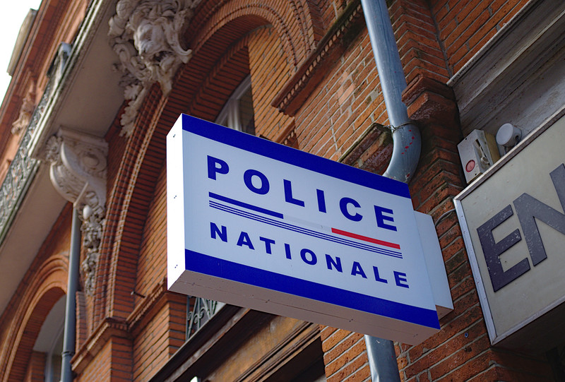 French woman officer dead in knife attack on French police