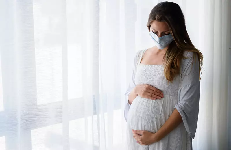 Brytyjscy naukowcy: Z powodu Covid-19 większe ryzyko dla kobiet w ciąży niż sądzono