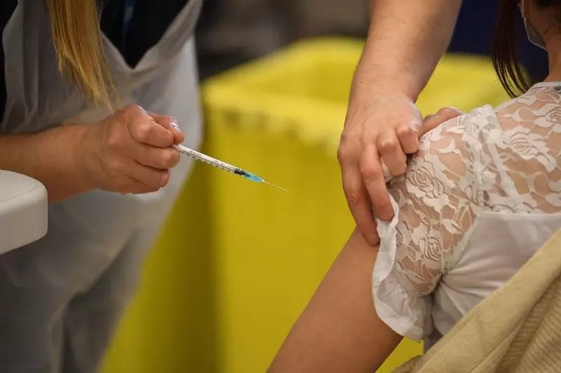 44-latkowie z Anglii zapraszani na szczepienie