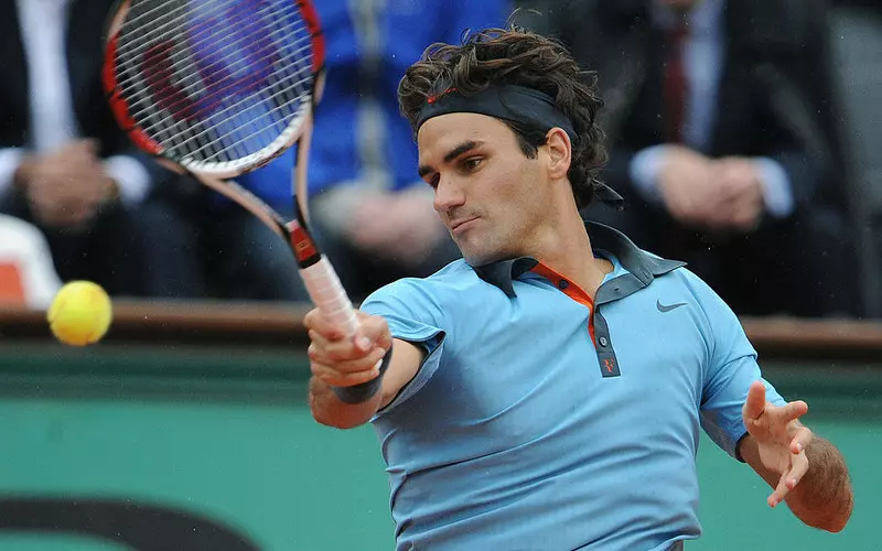 Federer is putting up valuable souvenirs at a charity auction