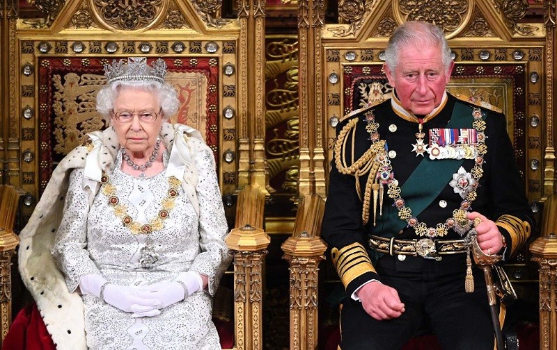 Sondaż: Polacy nie chcą monarchii parlamentarnej, jak w UK