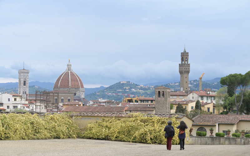 Italy is opening up to tourists. "Book a holiday"