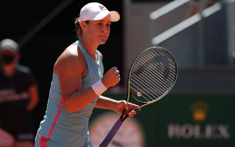 Ash Barty beats Petra Kvitova with 15th straight red clay court win