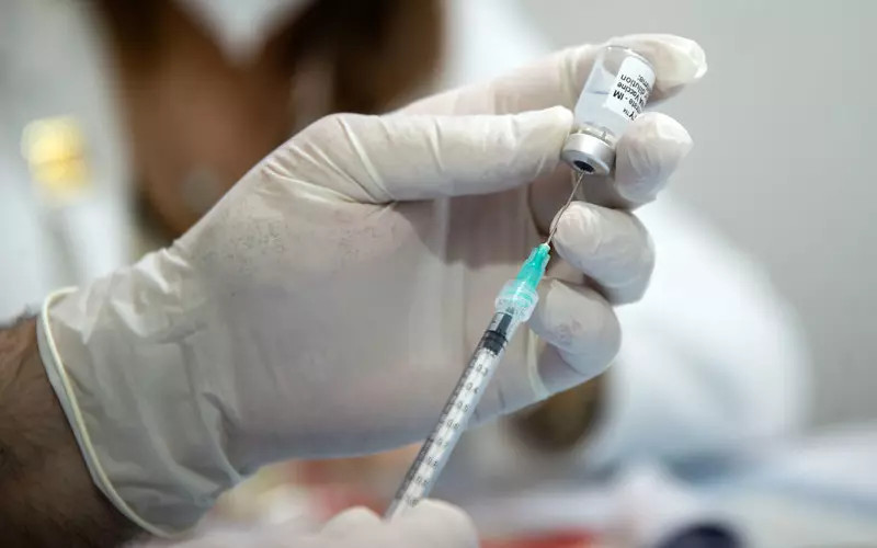 Włochy: 23-latka przez pomyłkę dostała sześć dawek szczepionki Pfizera
