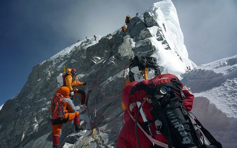 Foreigners return to Mount Everest as Nepal battles second COVID-19 wave