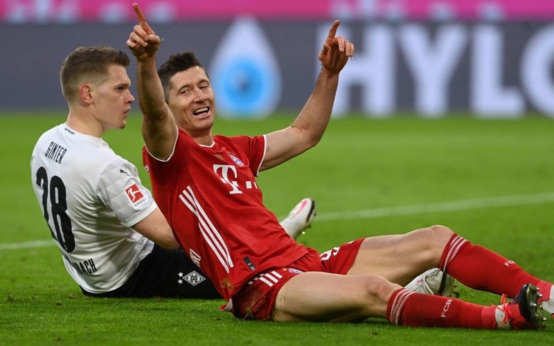 Niepokojące kontuzje Lewandowskiego i Piątka. Sousa ma kłopot