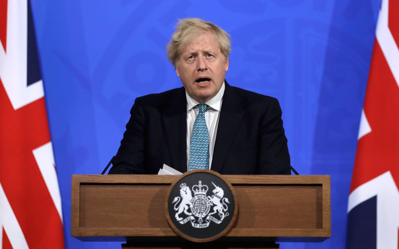 Johnson: Plan znoszenia restrykcji w Anglii "zagrożony"