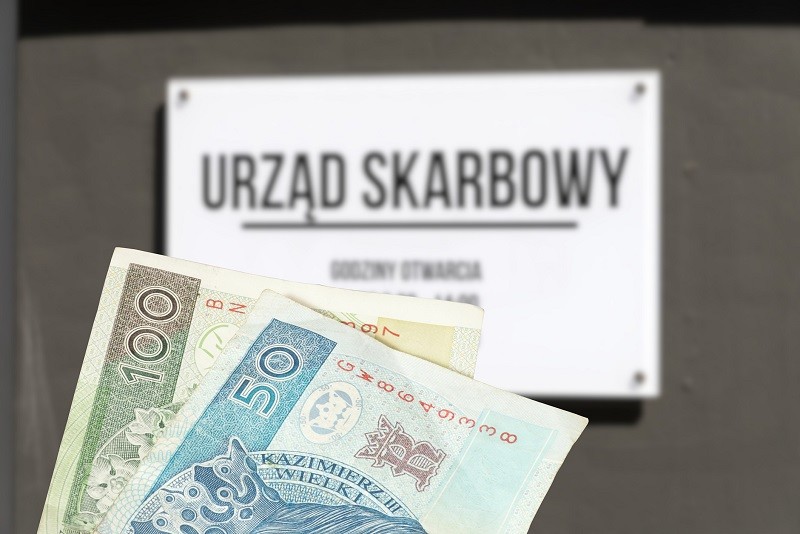 Polish government shifts left on economy