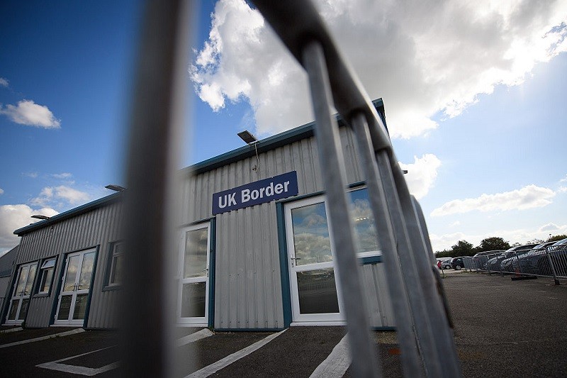 UE reaguje na złe traktowanie wjeżdżających do UK Europejczyków
