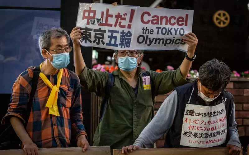 Tokyo: Nearly 70 percent of Japanese companies want to cancel or postpone the olympic games