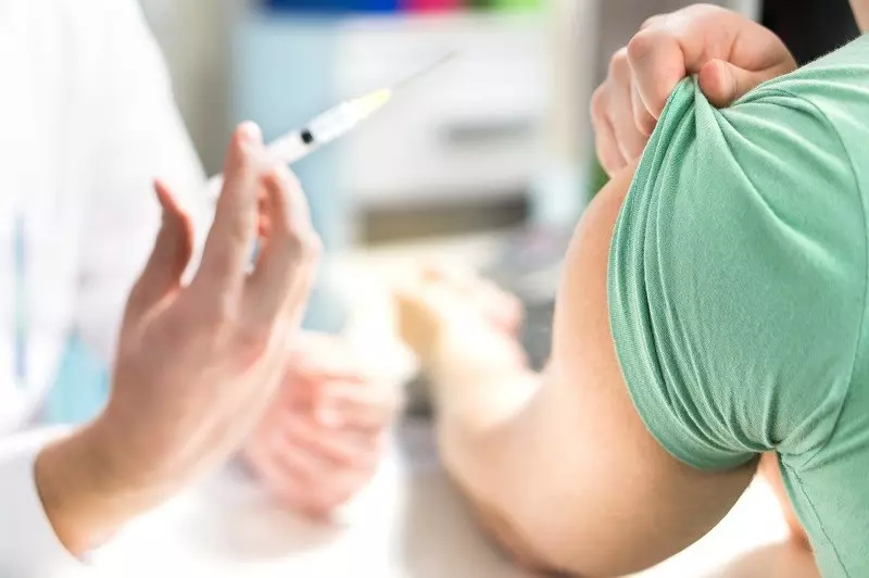 Niemcy: Lekarz opracował własną szczepionkę na Covid-19. Miał nią zaszczepić 100 osób