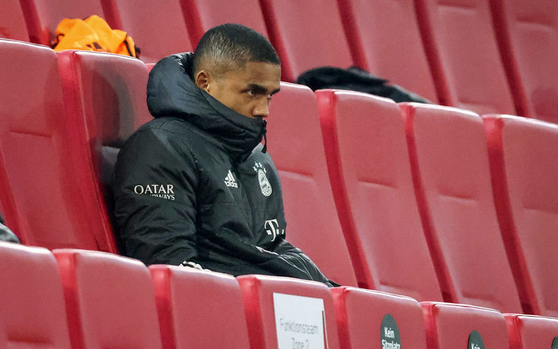 Piłkarz Bayernu Douglas Costa wrócił do Brazylii