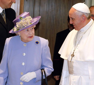 Elżbieta II z błyskawiczną wizytą we Włoszech