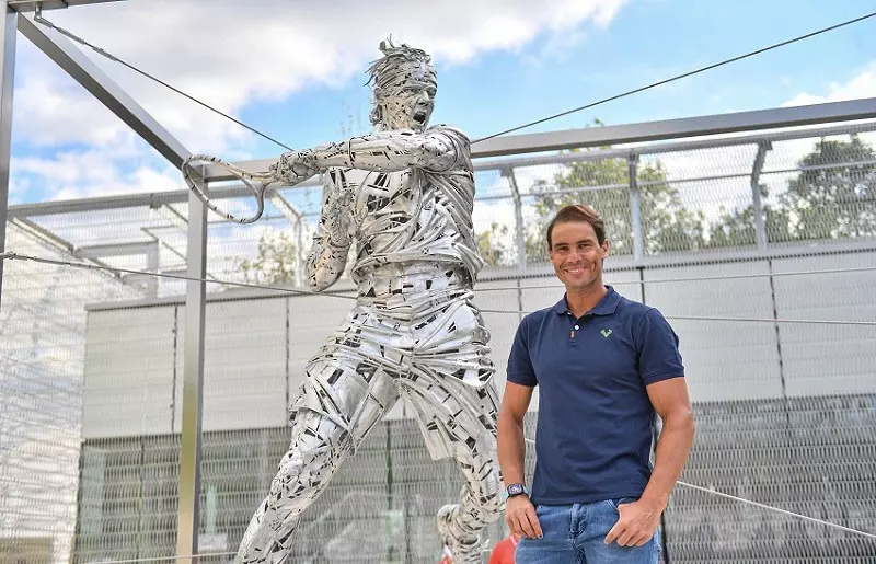 Rafael Nadal statue revealed at Roland Garros