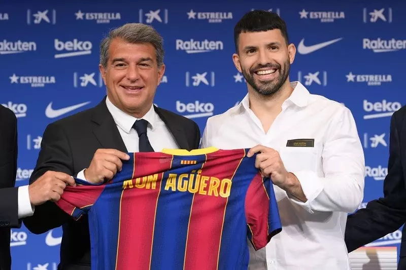 Oficjalnie: Sergio Aguero piłkarzem Barcelony