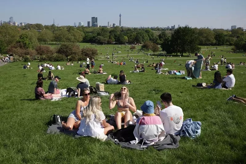 UK weather: Country records warmest day of the year so far - for the third consecutive day
