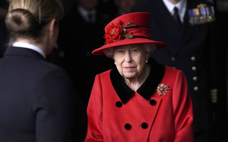 Królewski ekspert: Królowa uważa zachowanie Meghan i Harry'ego za "godne ubolewania"