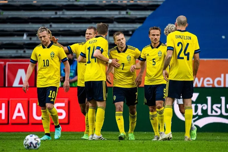 Euro 2020: Every step of Swedish footballers is tracked and documented
