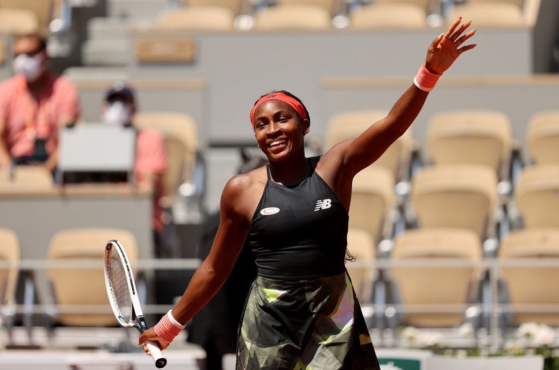 Coco Gauff becomes youngest woman to reach grand slam quarterfinal in 15 years at French Open