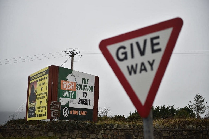Brexit: EU warns UK over Irish Sea border goods checks