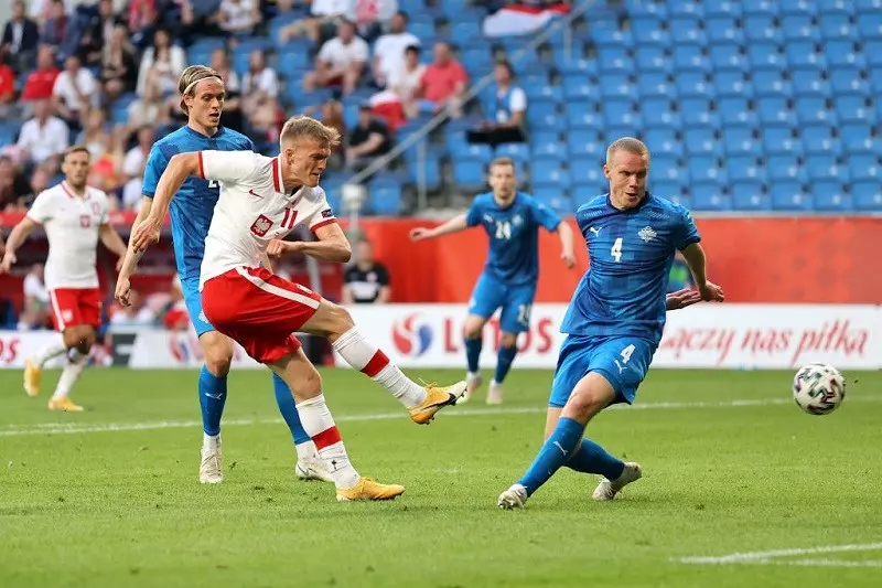 Polska zremisowała z Islandią 2:2. Karol Świderski uratował biało-czerwonych
