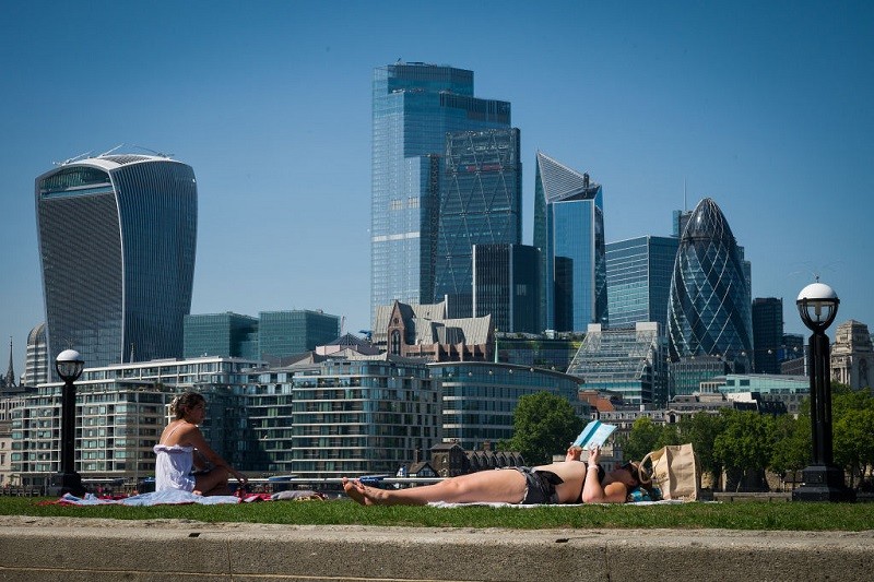 Fala upałów uderzy w UK. W Londynie nawet 30 stopni