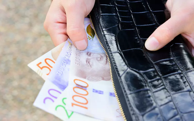 Sweden: The average salary is 35.3 thousand gross, i.e. approx. 15 thousand PLN