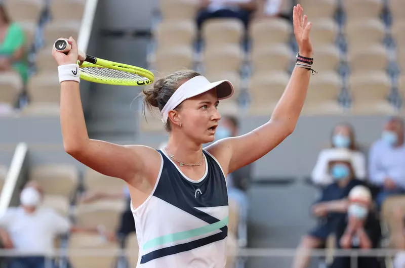 French Open: Krejcikova in the final after the three hundred marathon with Sakkari