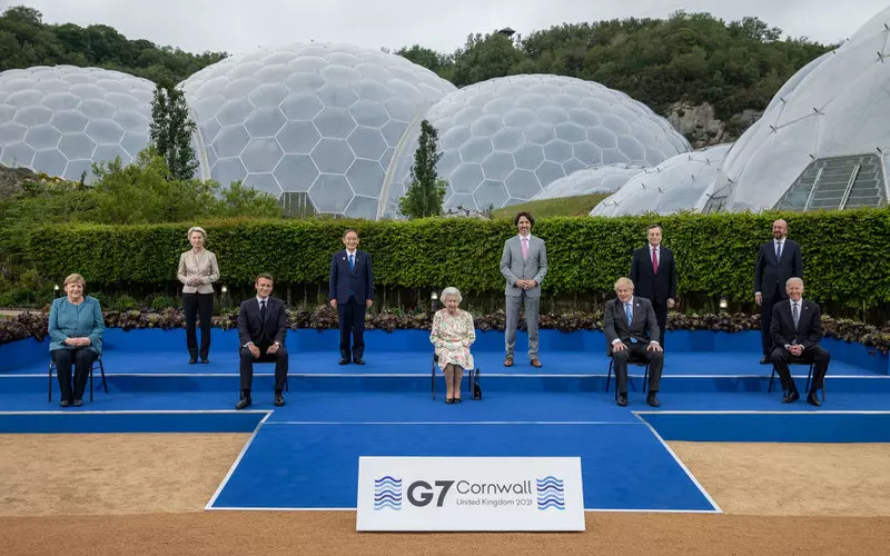 Rodzina królewska gościła przywódców G7 w ogrodzie botanicznym