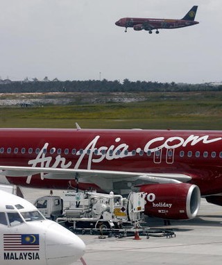 Linie AirAsia: "Nasze samoloty nie zaginą"