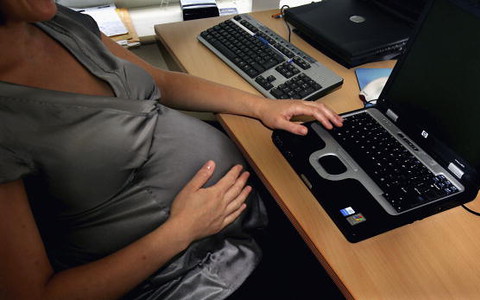 Pregnant women 'suffer rise in discrimination at work'