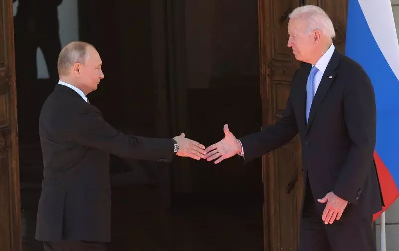 Wspólne oświadczenie "nerwowego Putina i chłodnego Bidena" po szczycie w Genewie