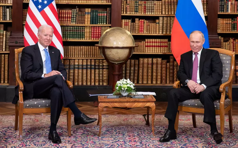 Brytyjskie media o szczycie w Genewie: "Bez przełomu, ale pomoże znormalizować stosunki"