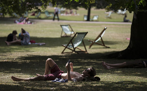 Pogoda na weekend: Londyńczycy przygotowują się na falę upałów