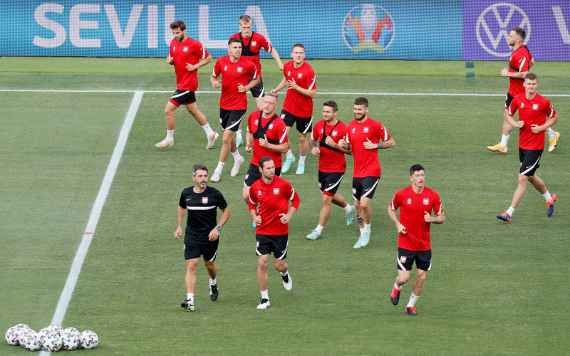 Euro 2020: Fans come from all over Spain to Seville for the match with Poland