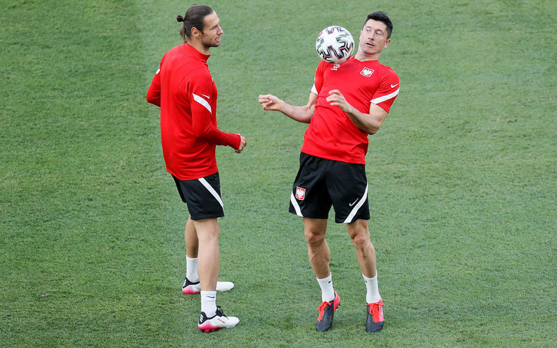 Euro 2020: Przed wieczornym meczem w Sewilli emocje i nadzieje po obu stronach