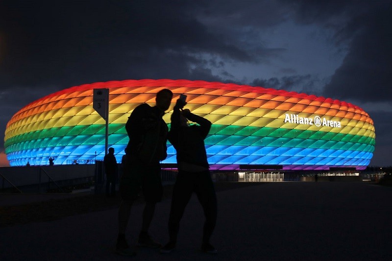 Tęczowy stadion na mecz Niemcy-Węgry? "Burmistrz napisze do UEFA"