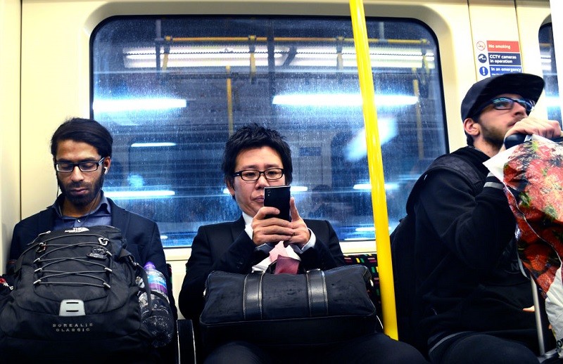 London underground to get full mobile phone coverage by 2024