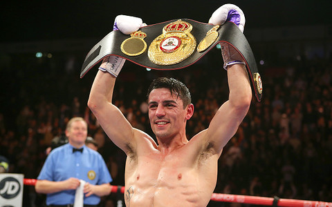 Anthony Crolla retains world title with knockout of Ismael Barroso 