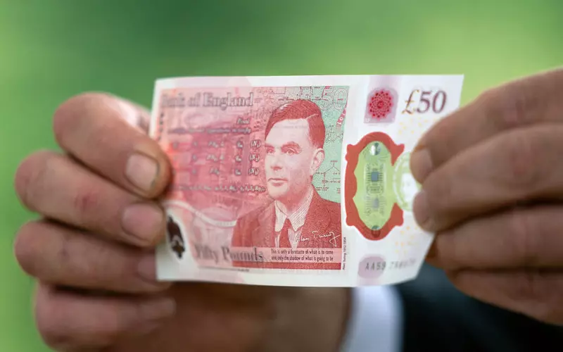 Do obiegu wszedł nowy banknot £50 z Alanem Turingiem