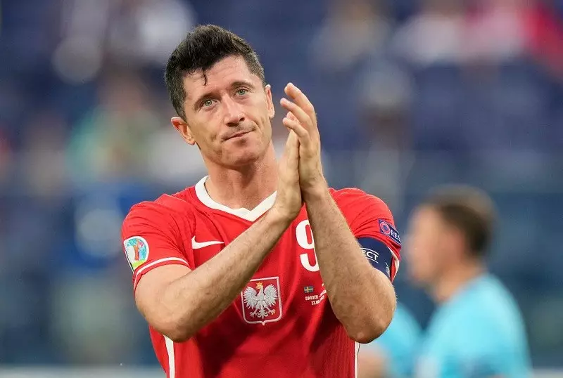 Spanish media after the defeat of Poland: "Lewandowski is a lonely island"