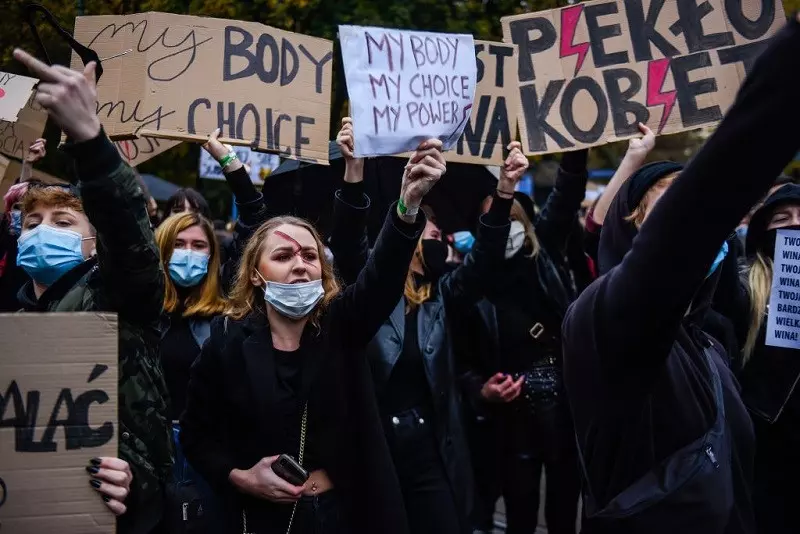 Europarlament przegłosował, że "dostęp do aborcji jest prawem człowieka"