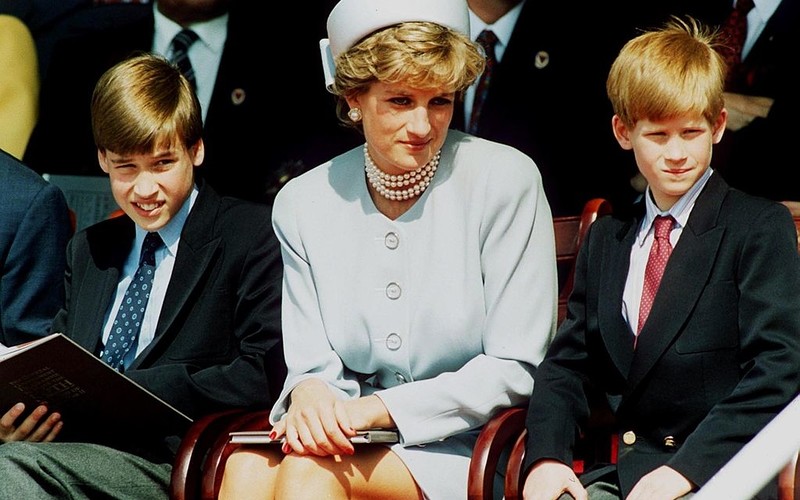 Will there be reconciliation between William and Harry at the unveiling of the statue of Princess Di