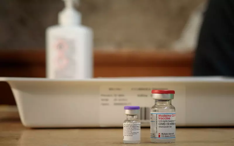 Irlandia kupi od Rumunii milion dawek szczepionek przeciwko Covid-19