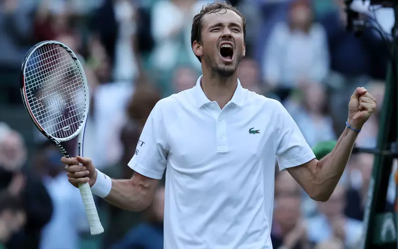 Wimbledon: Miedwiediew rywalem Hurkacza w 1/8 finału