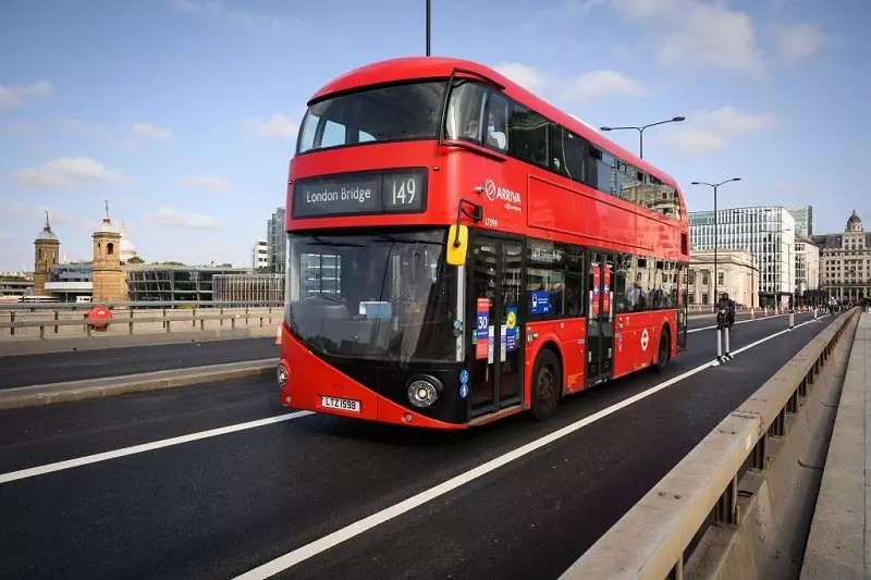 Londyn: Redukcja połączeń autobusowych "zdławi ożywienie" miasta