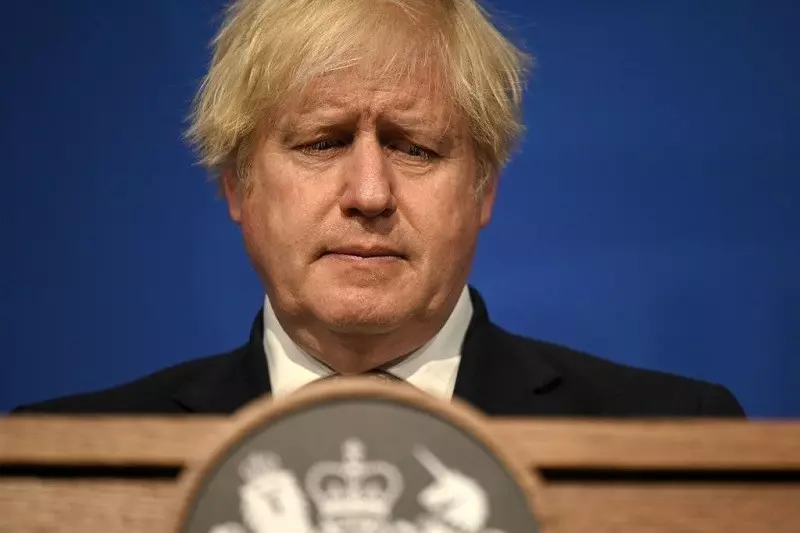 Scientists accuse Boris of ‘dangerous experiment’ by ending Covid restriction