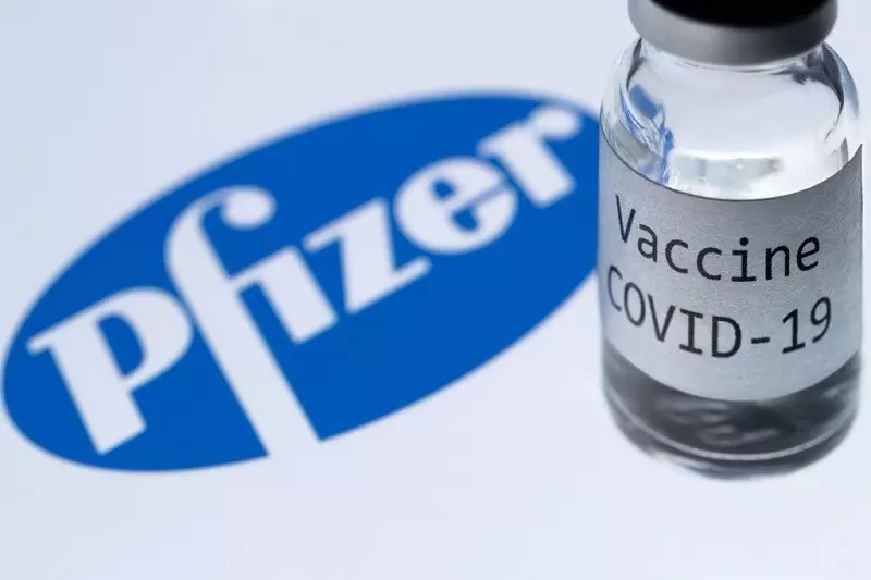 Pfizer złoży wniosek o zatwierdzenie trzeciej dawki szczepionki na Covid-19