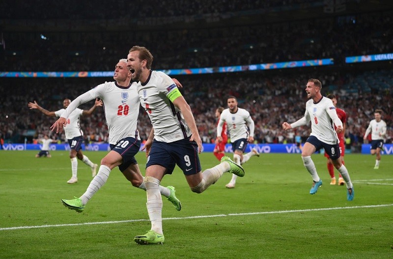 England give prize money to the NHS