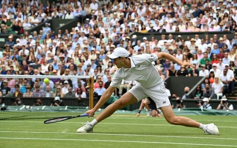Wimbledon semi-finals: Berrettini serving for victory over Hurkacz